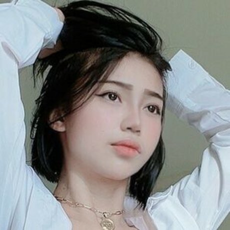 Akari Cos actress gallery