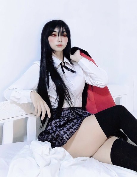 Akari Cos free pornstar photos