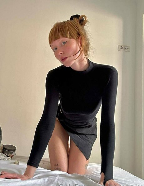 holy polly star nudes gallery