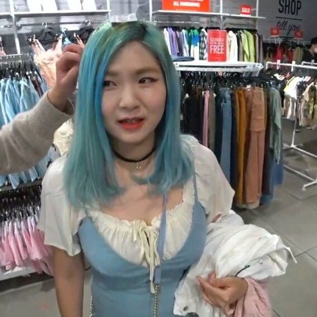 HAchubby adult model photo