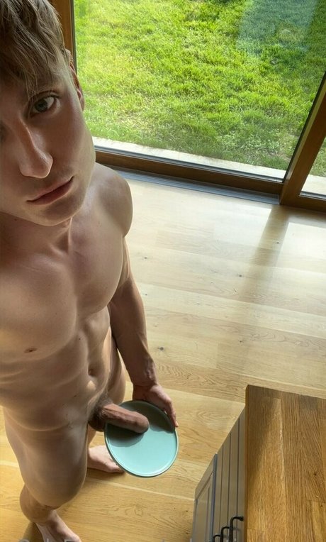 sebastiancoxxx free model pictures