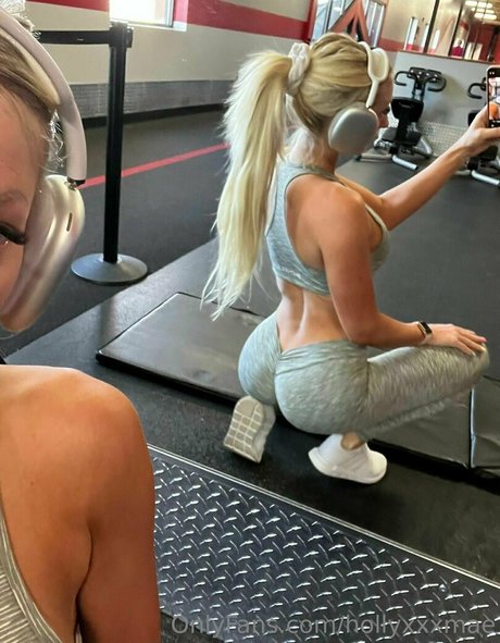 hollyxxxmae pornstar nude galleries