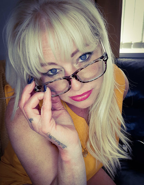 mistressmother sexy star pics