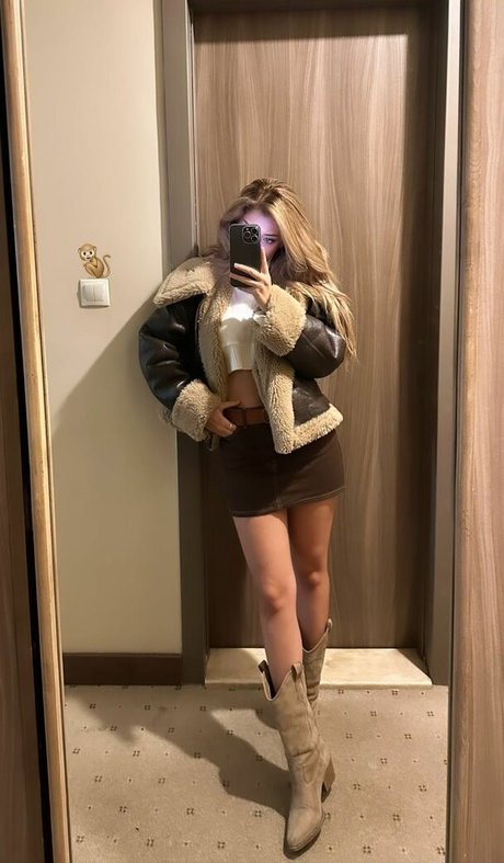 iremsukamber star pictures