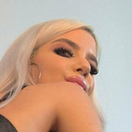 strawberry milk onlyfans beautiful nude images