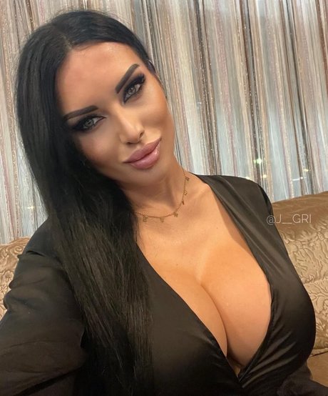 j__gri erotic model img