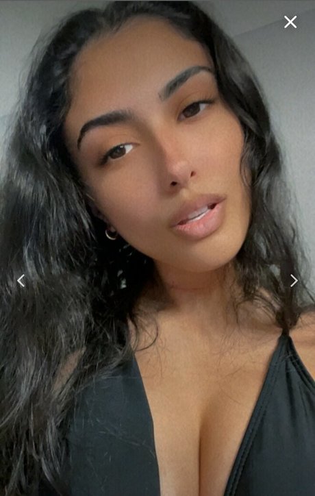 nadiastrikesagain sex model gallery