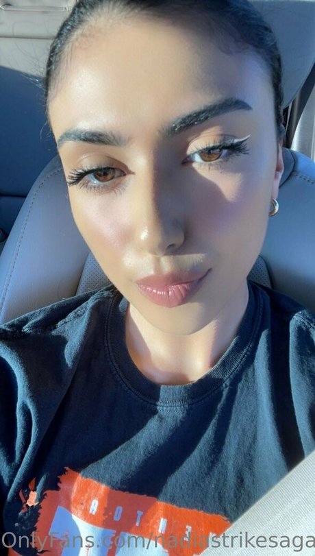 nadiastrikesagain pornstar sexy photo