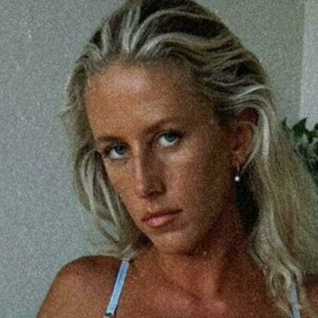 Nicole Grace erotic actress picture