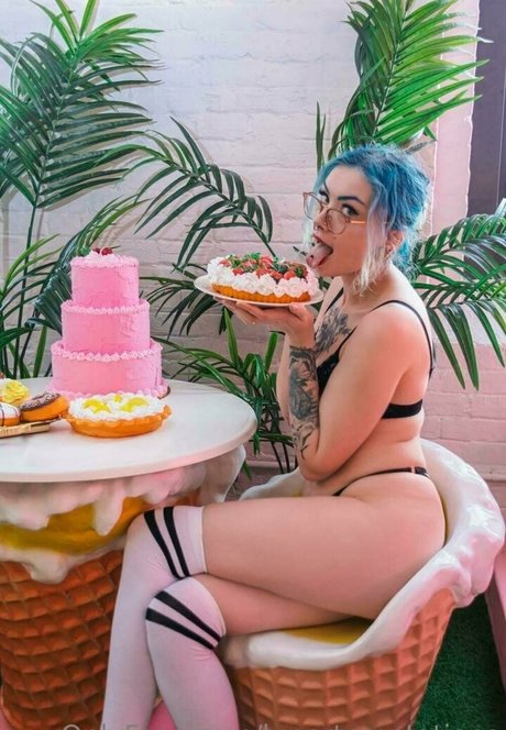 lunartemptations model pornographic images