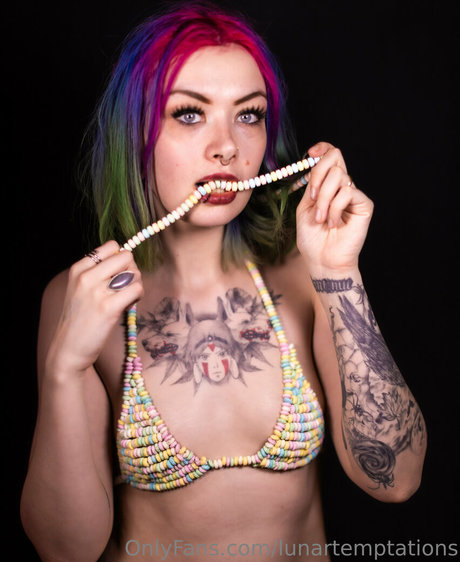 lunartemptations star naked pic