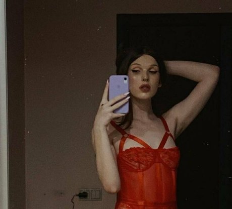 emmii ts star top img