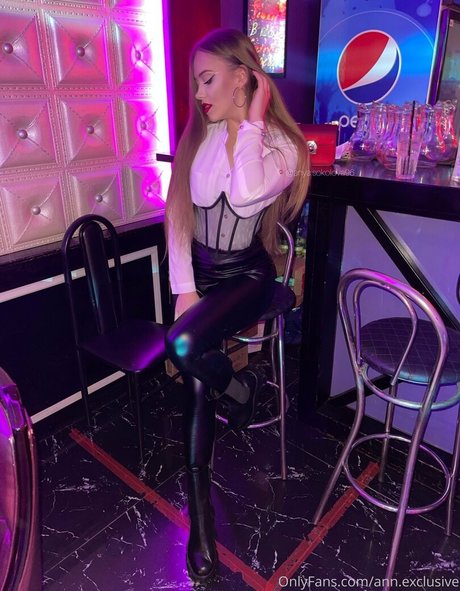 ann exclusive star sexy images