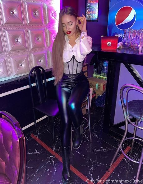 ann exclusive star nude photos