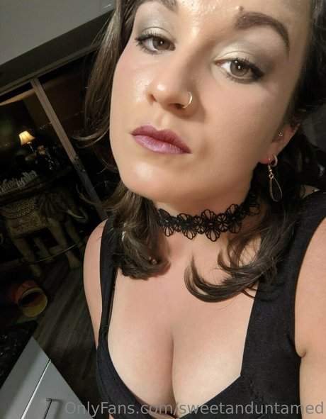 sweetanduntamed adult model gallery