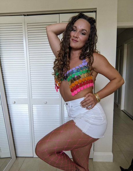 sweetanduntamed star best pic