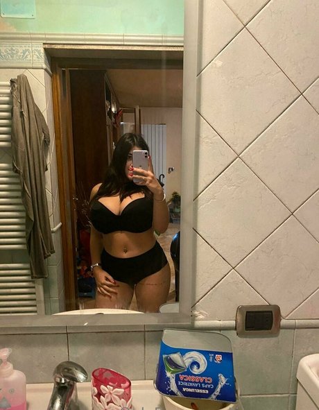 liagomezzz porn star photo