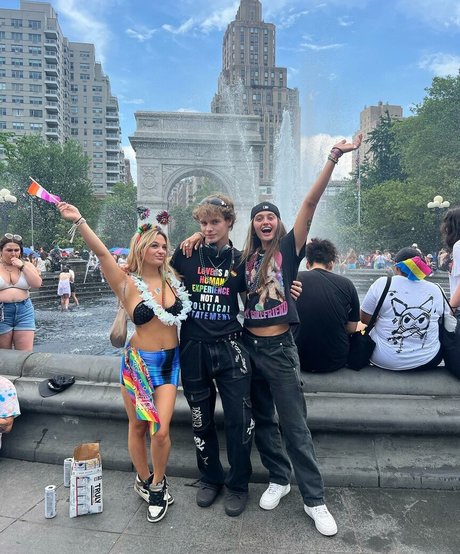 Claudia Conway sexy star photo