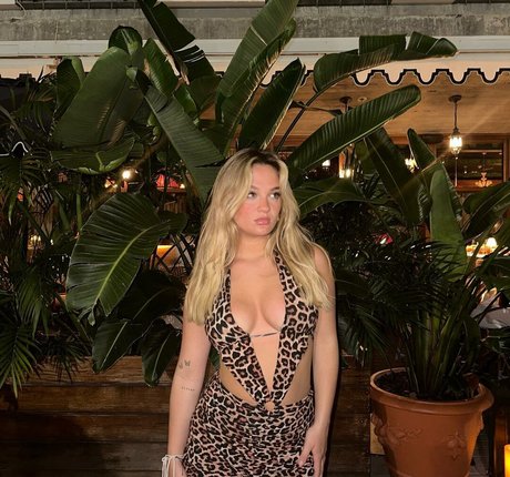 Claudia Conway beautiful model galleries