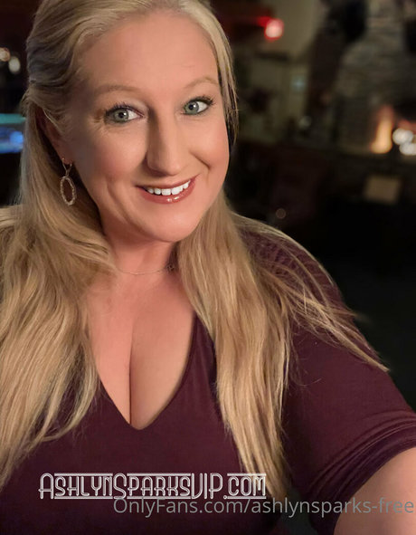 ashlynsparks free nudes model pics