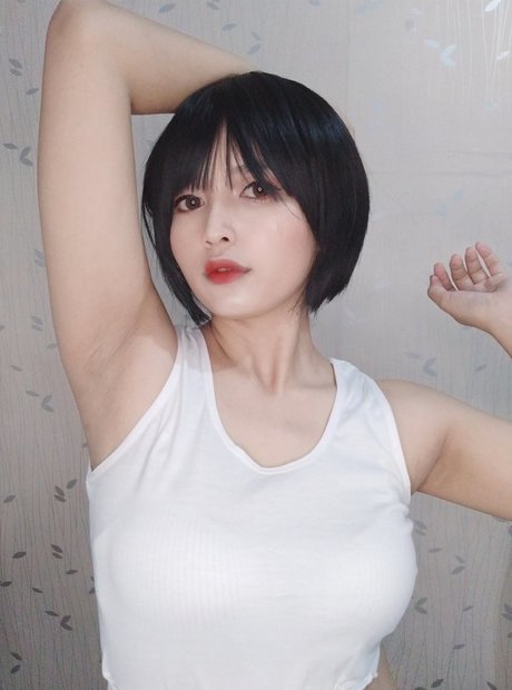 Rue cosplayer sexy model img