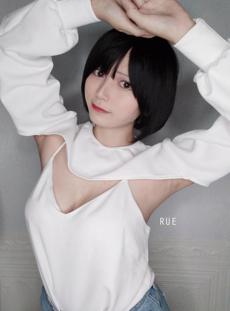 Rue cosplayer nude model images