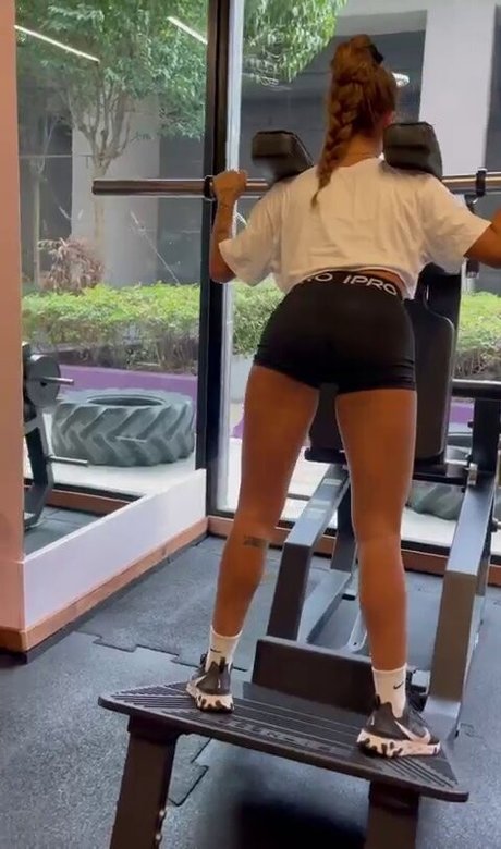 mirror selfie onlyfans porn photos