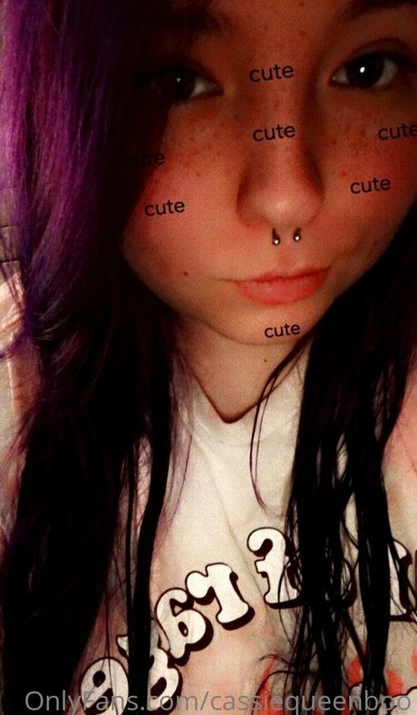 cassiequeenboo naked pornstar image