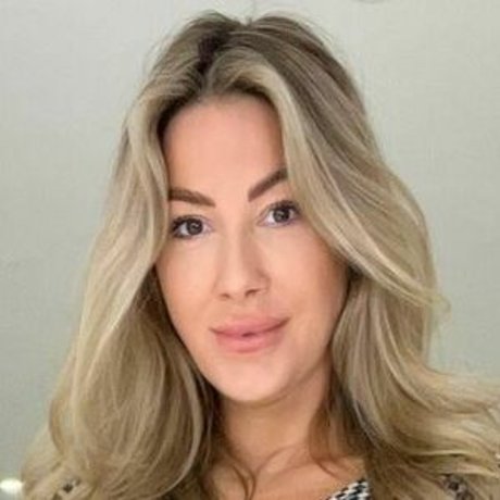 sucking cock onlyfans naked pic