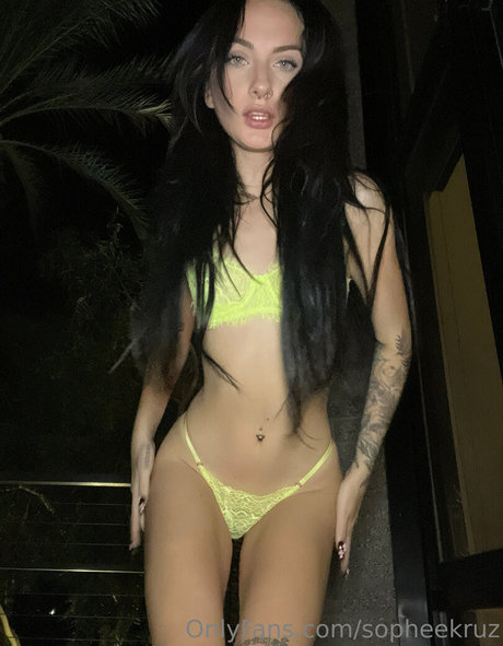 sopheekruz high quality model photo