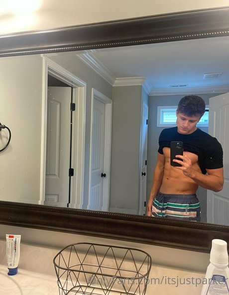 itsjustparker art model pictures