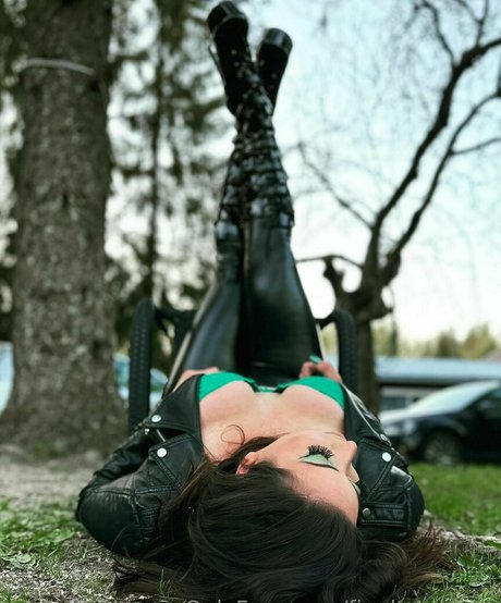 japanese milf onlyfans art nude gallery