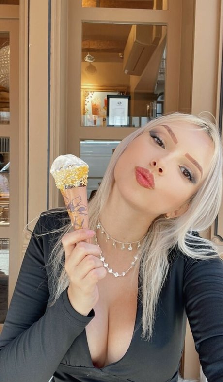 Isa Sudati perfect model photo