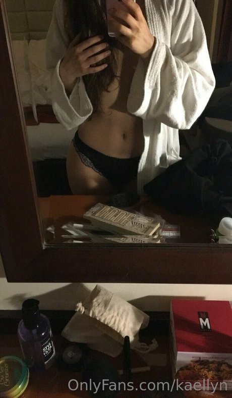 kaellyn erotic model img
