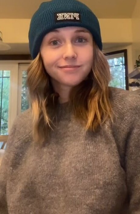 Kira Graceeee Photo Gallery