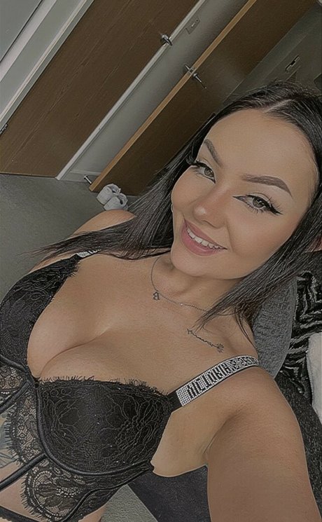 k hh23 erotic actress galleries