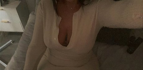 k hh23 nudes model images