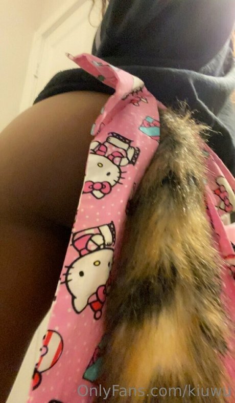 kiuwu model erotic picture