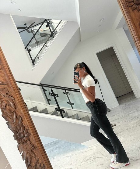 muscle girls onlyfans top image