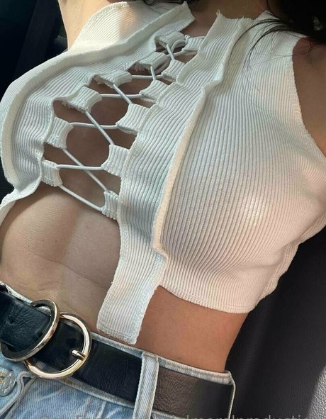 adelmorel model hot galleries