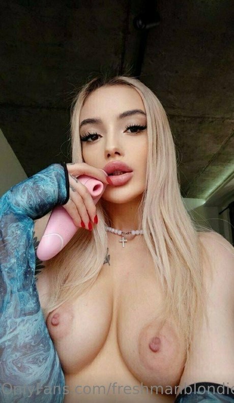 raven onlyfans pornographic image