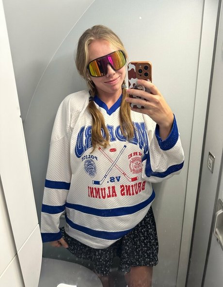 CosmicKitti hot actress image