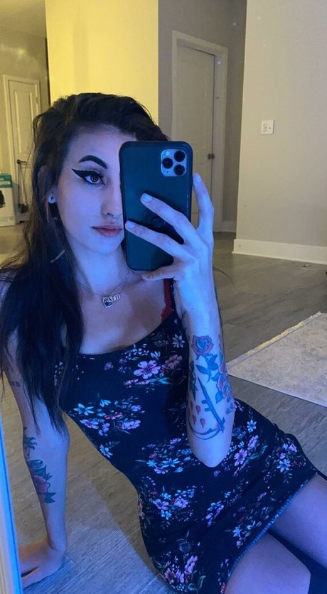 xrucial actress pics