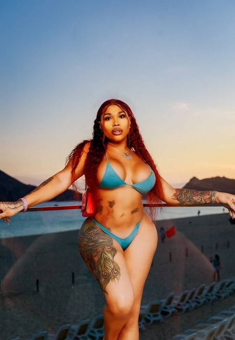 Pynk Poison beautiful model gallery