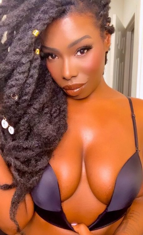 Sarika Soal adult star photo