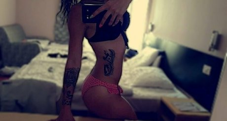 alittlebitpsycho98 xxx model photos