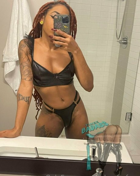 badassforfree model top photo