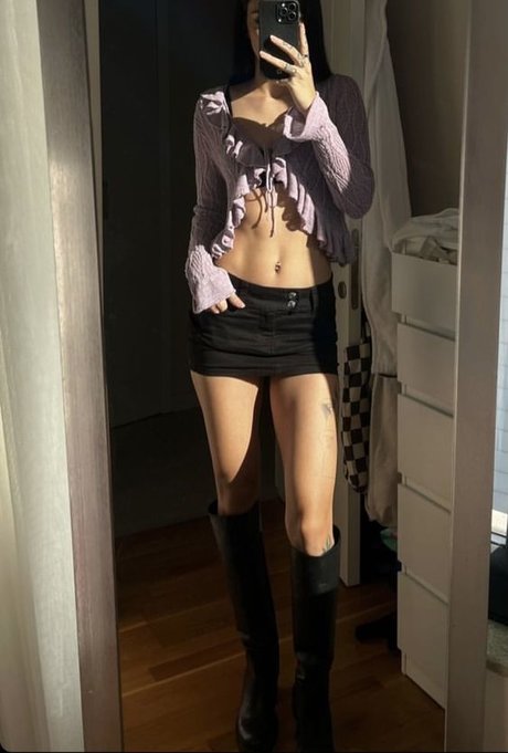 Pelinay Igit nudes actress photos