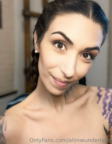 aliinwunderland star sex picture