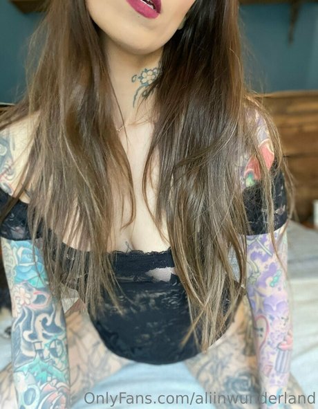 aliinwunderland naked star pictures